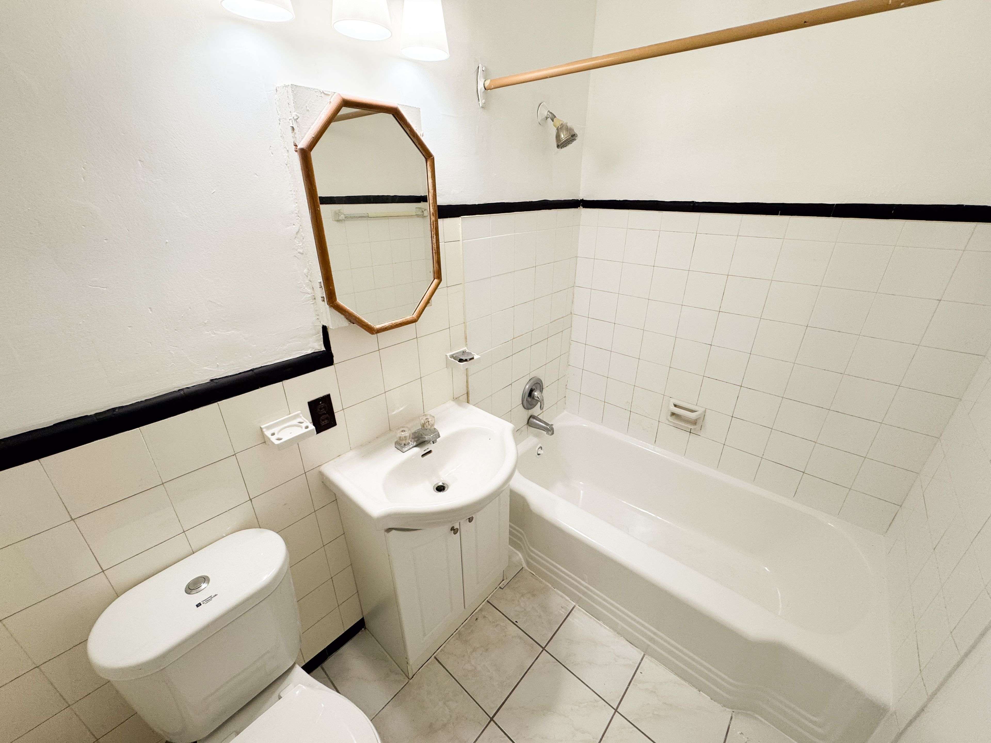 Toronto C11, ON M4G 2L2,896 Eglinton AVE E #203