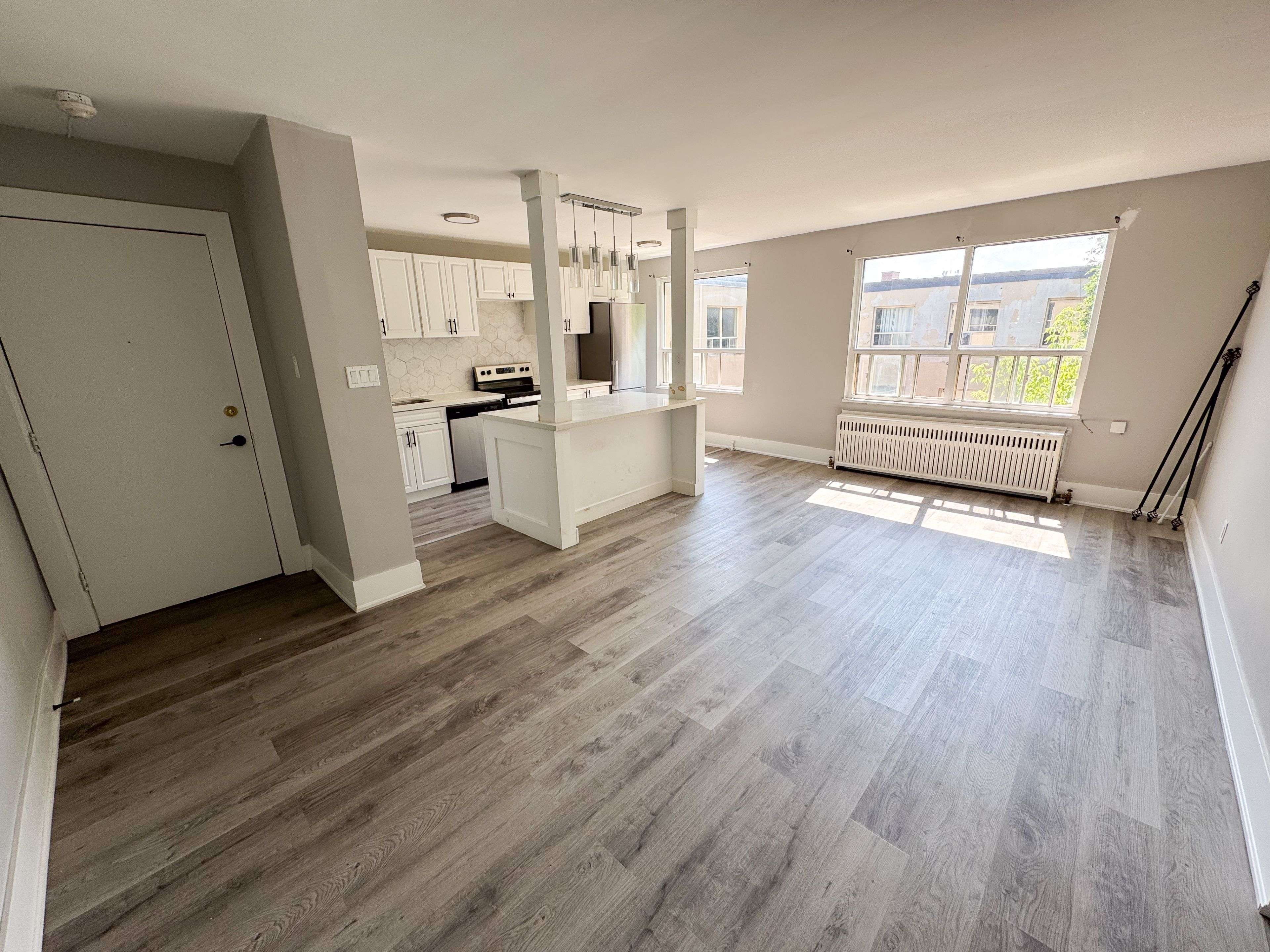896 Eglinton AVE E #306, Toronto C11, ON M4G 2L2
