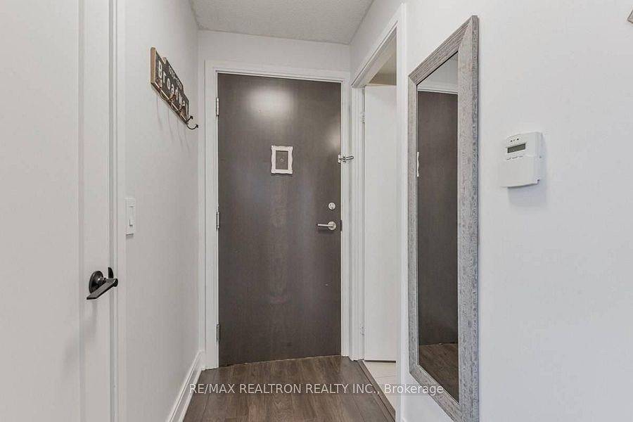 Toronto E07, ON M1S 0G4,135 Village Green SQ #3717
