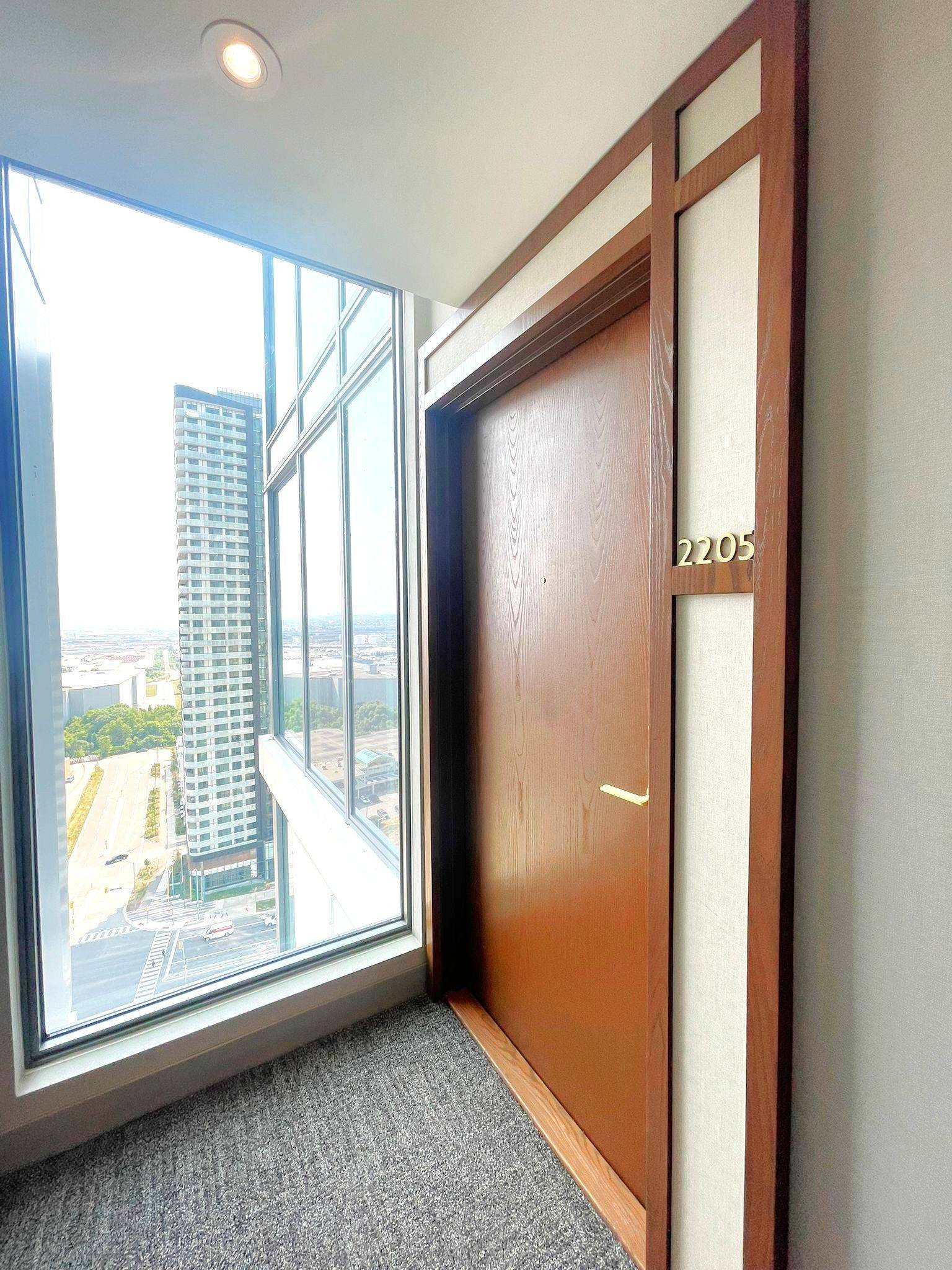 1000 Portage Pkwy #2205, Vaughan, ON L4K 0L1