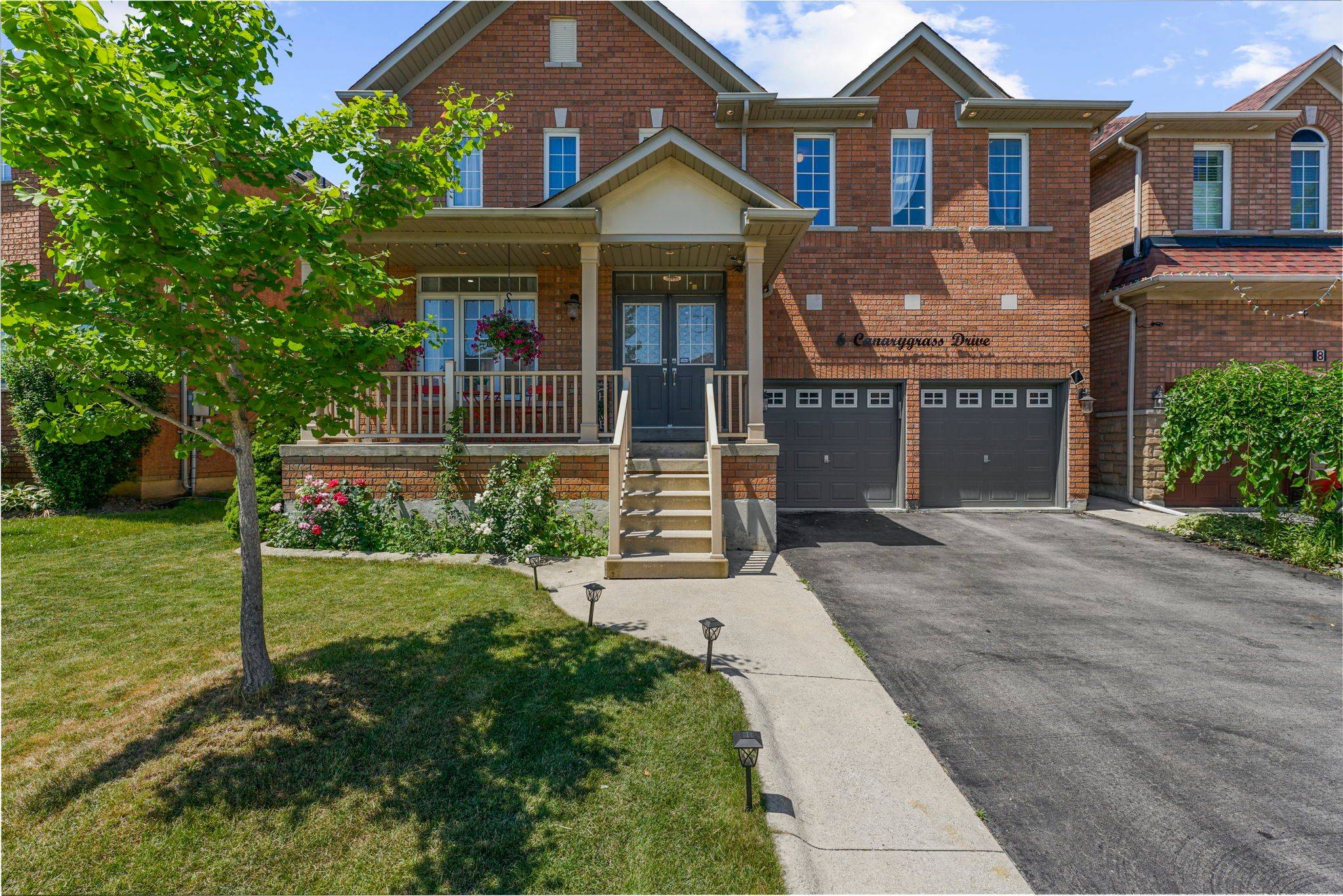6 Canarygrass DR, Brampton, ON L6R 3C4