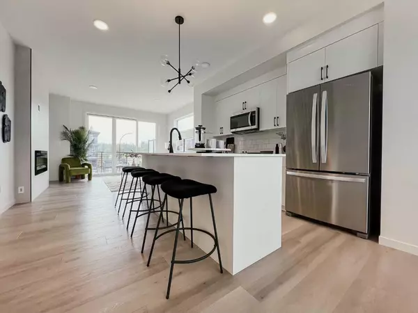 Calgary, AB T3G 0H6,844 Arbour Lake RD NW