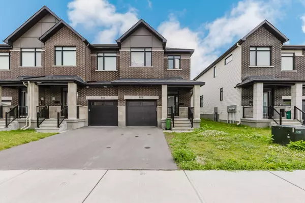 808 Mochi CIR, Barrhaven, ON K2J 6Y9