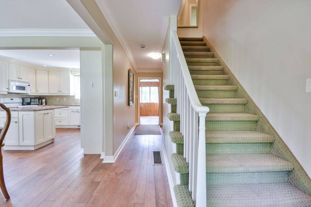 Orillia, ON L3V 2L6,13 Francis RD