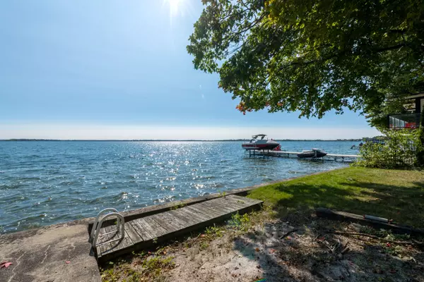 Orillia, ON L3V 3W2,18 Maple DR