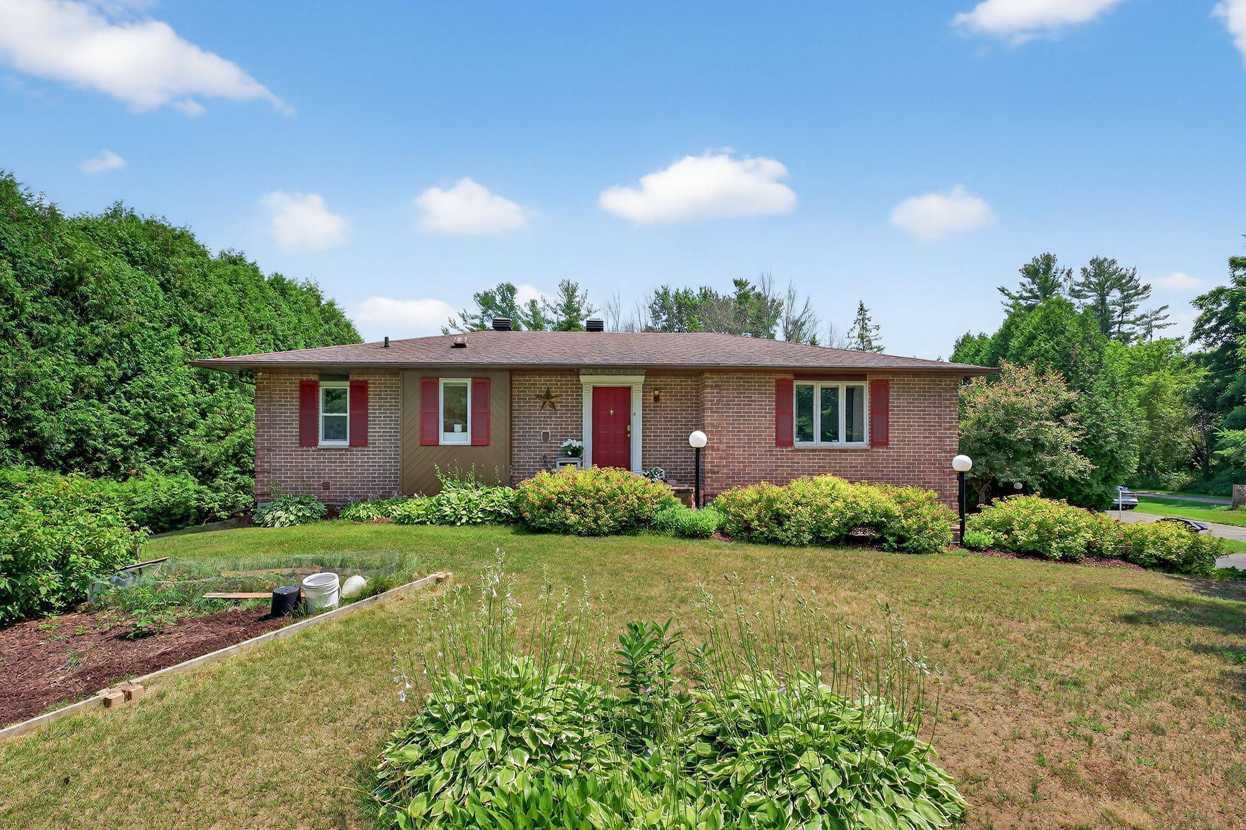 1500 Blakey's Point RD, Augusta, ON K0E 1T0