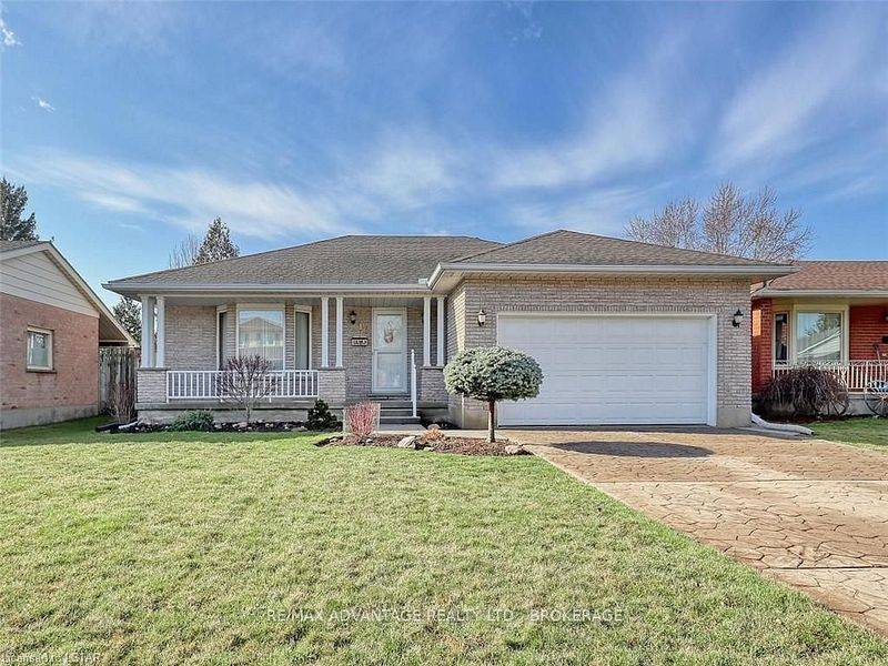 16 Farmington DR E, St. Thomas, ON N5R 5X4
