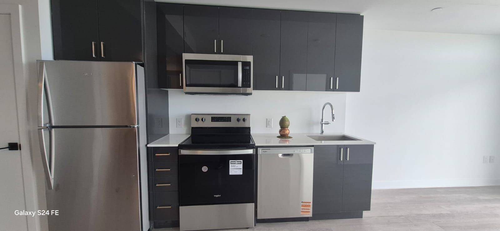 Hamilton, ON L8E 0L3,2782 Barton ST E #1413
