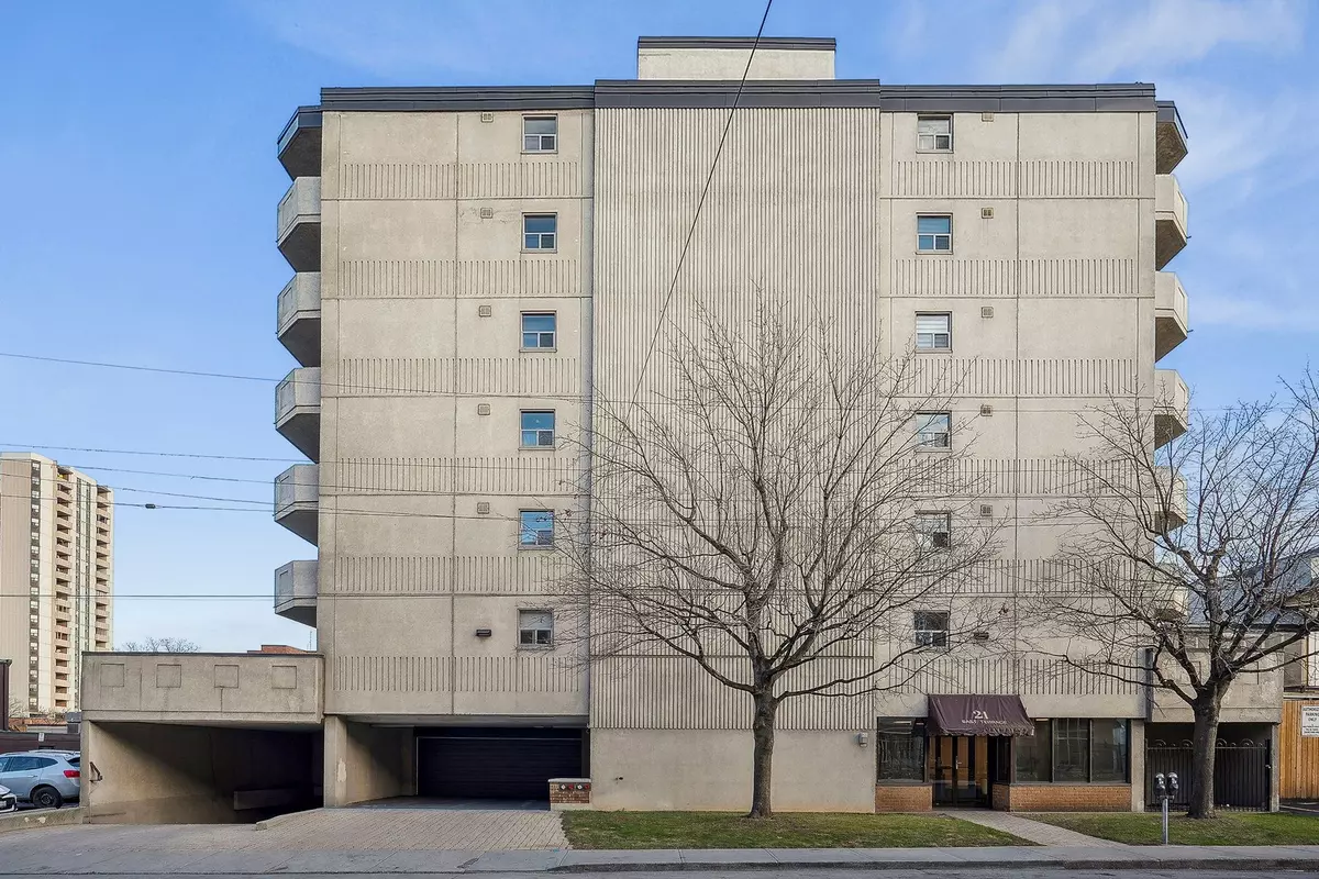 Hamilton, ON L8N 2T3,21 East AVE S #702