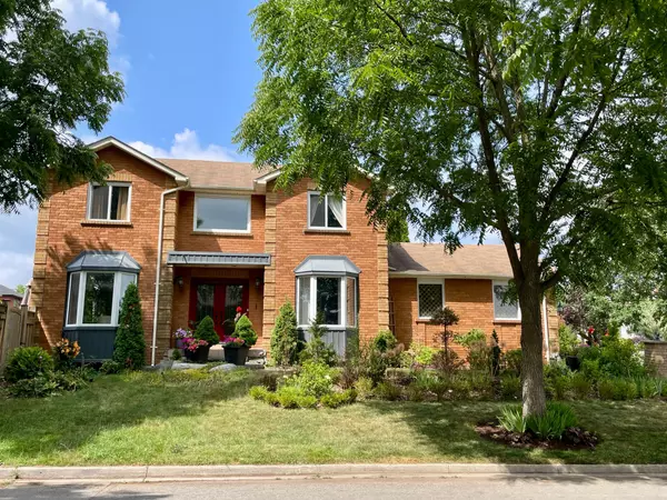 1689 Major Oaks RD, Pickering, ON L1X 1X1