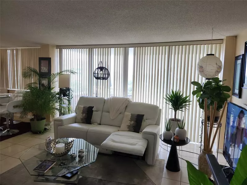 4222 Inverrary Blvd #4516, Lauderhill, FL 33319