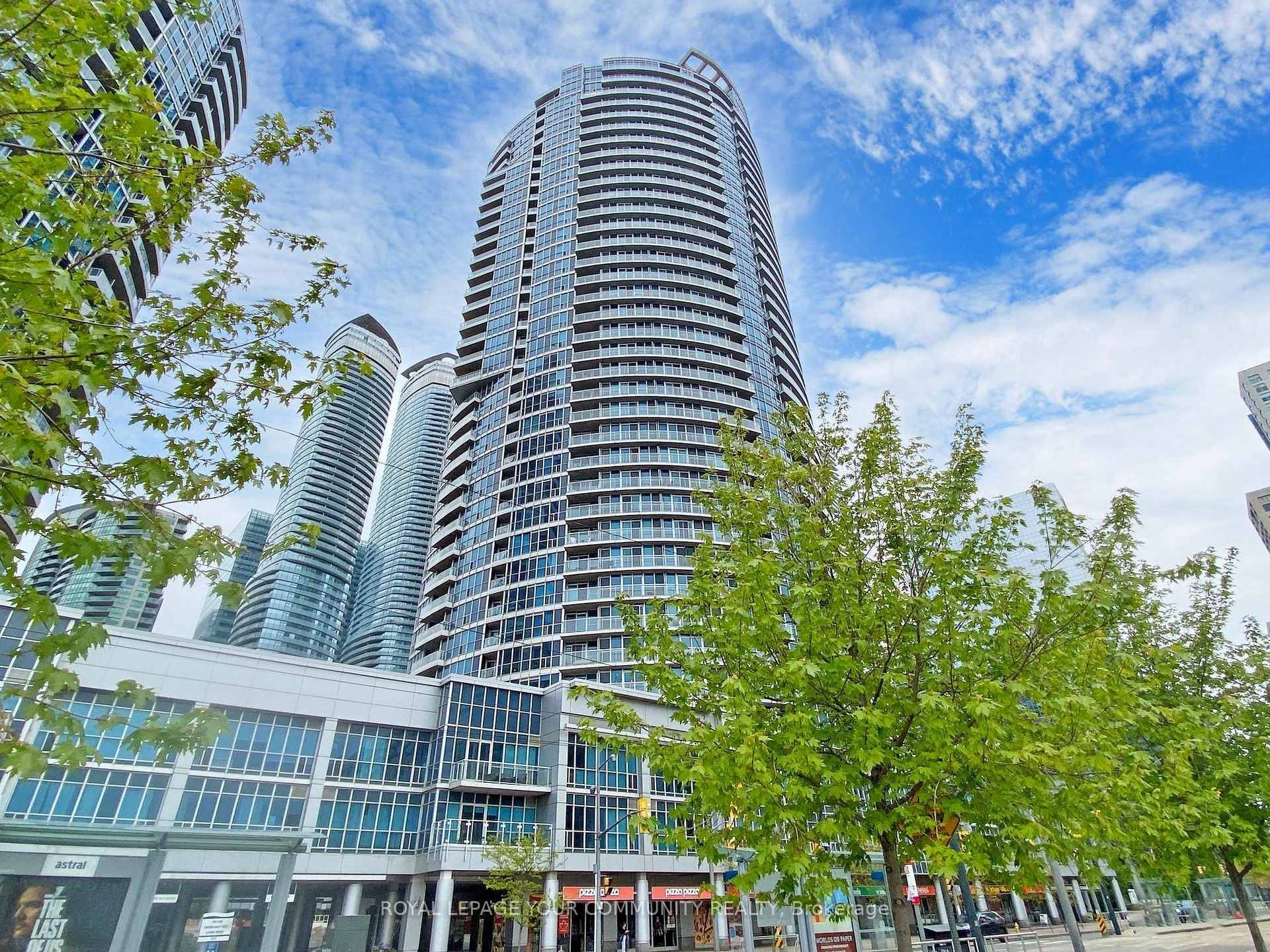 208 Queens Quay W #2212, Toronto C01, ON M5J 2Y5
