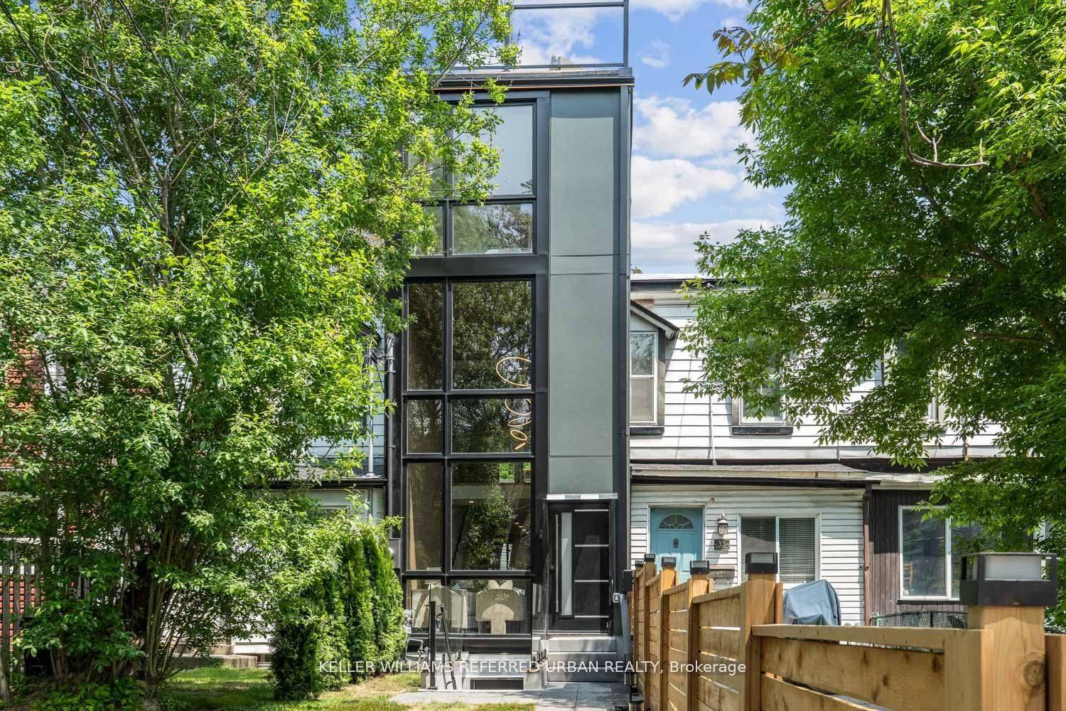Toronto E01, ON M4M 2B3,37 Blackburn ST