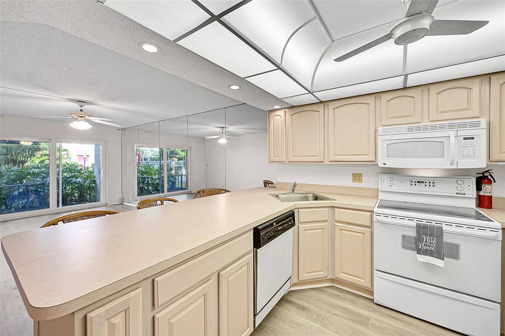 Wilton Manors, FL 33334,3004 NE 5th Ter #111C