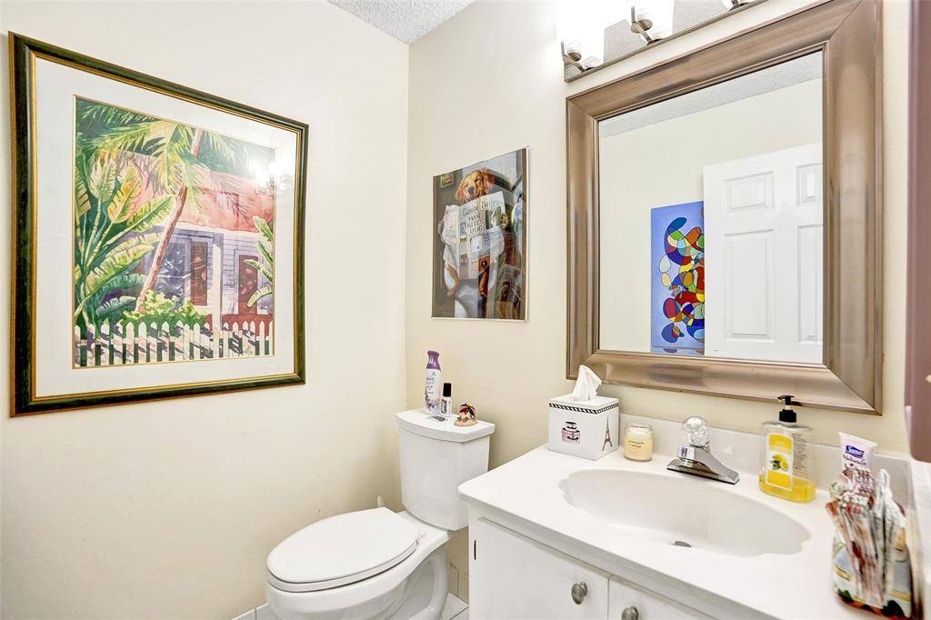 Plantation, FL 33324,9117 Vineyard Lake Dr