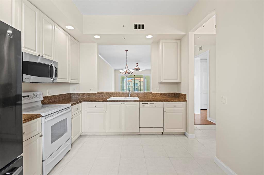 Fort Pierce, FL 34949,7 Harbour Isle Dr #PH04