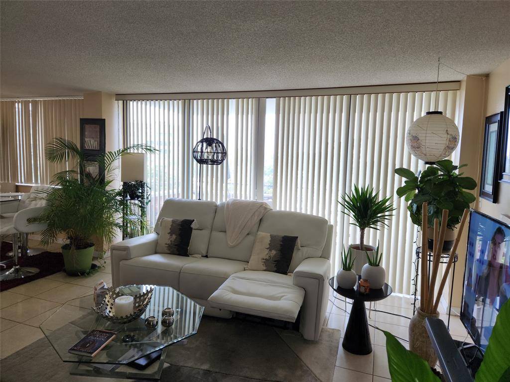 4222 Inverrary Blvd #4516, Lauderhill, FL 33319
