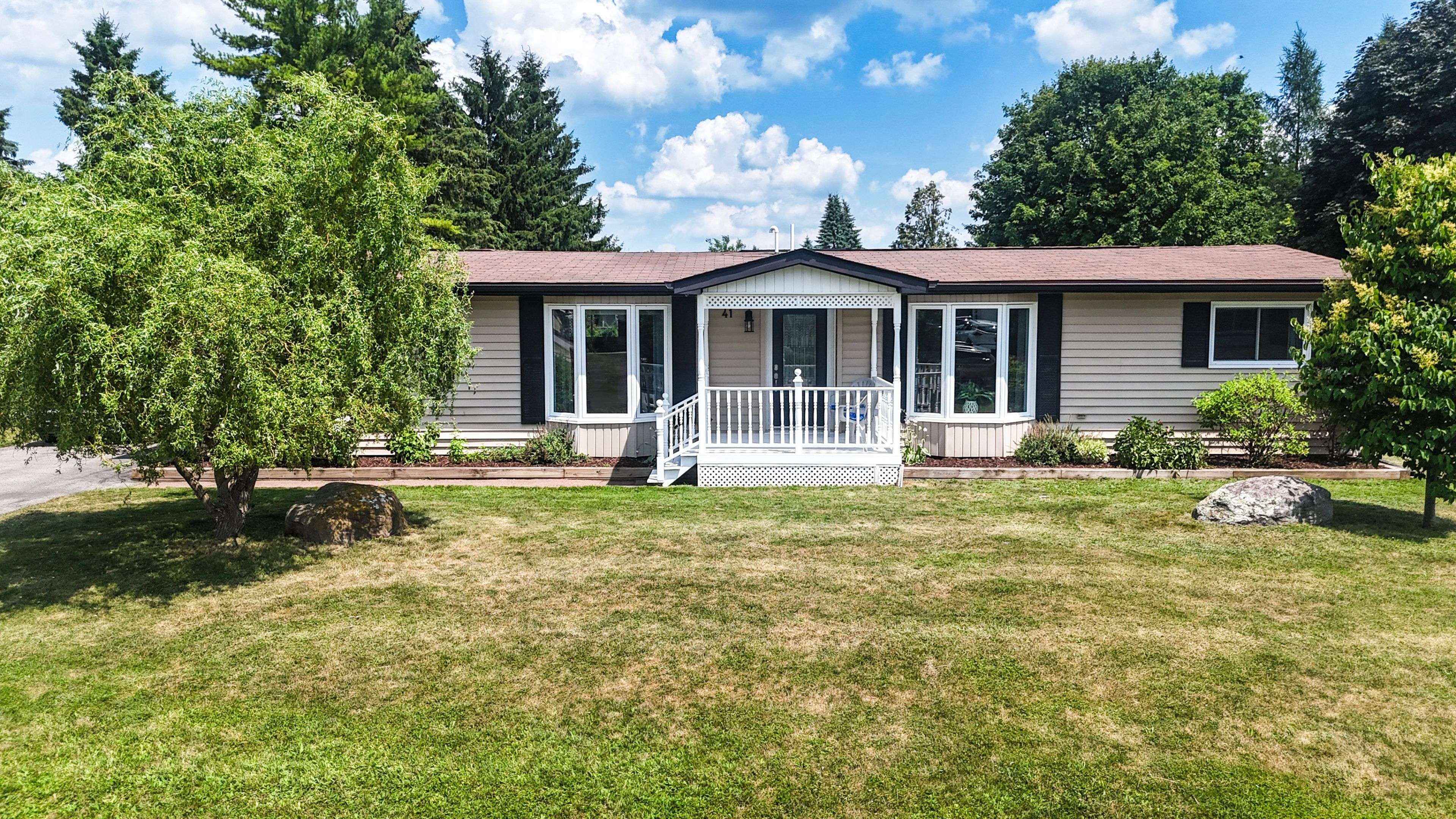 41 Damsel CIR, Georgina, ON L0E 1R0