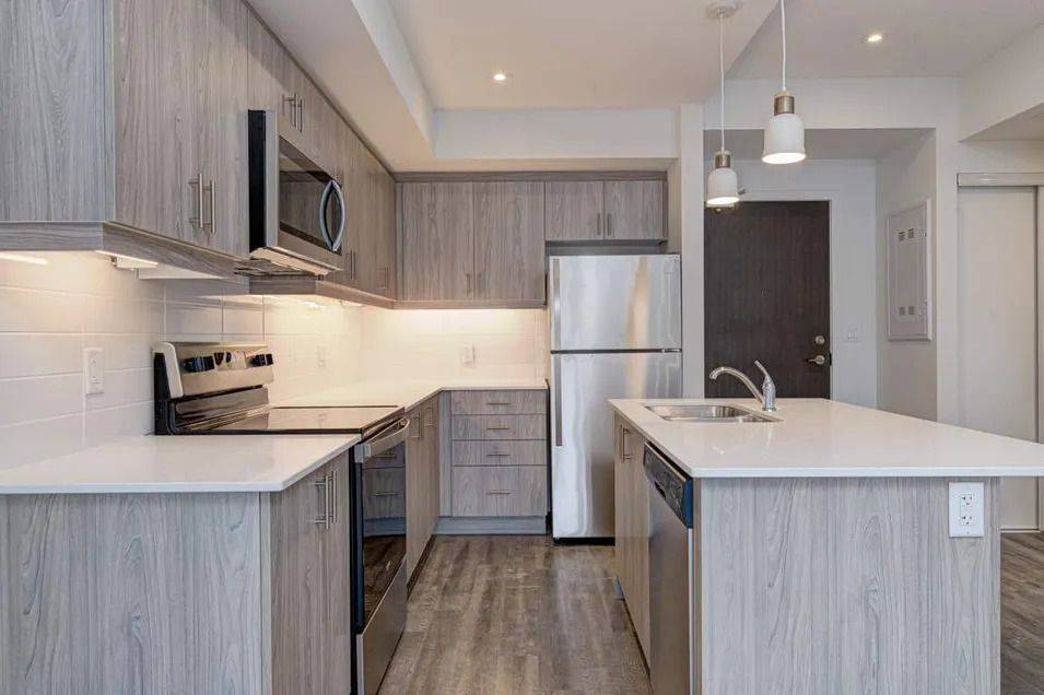 Hamilton, ON L9G 0H4,16 Markle CRES #312