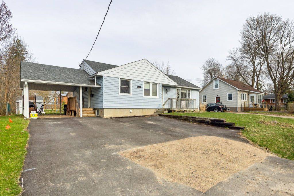 Pembroke, ON K8A 1Y3,327 Fraser ST