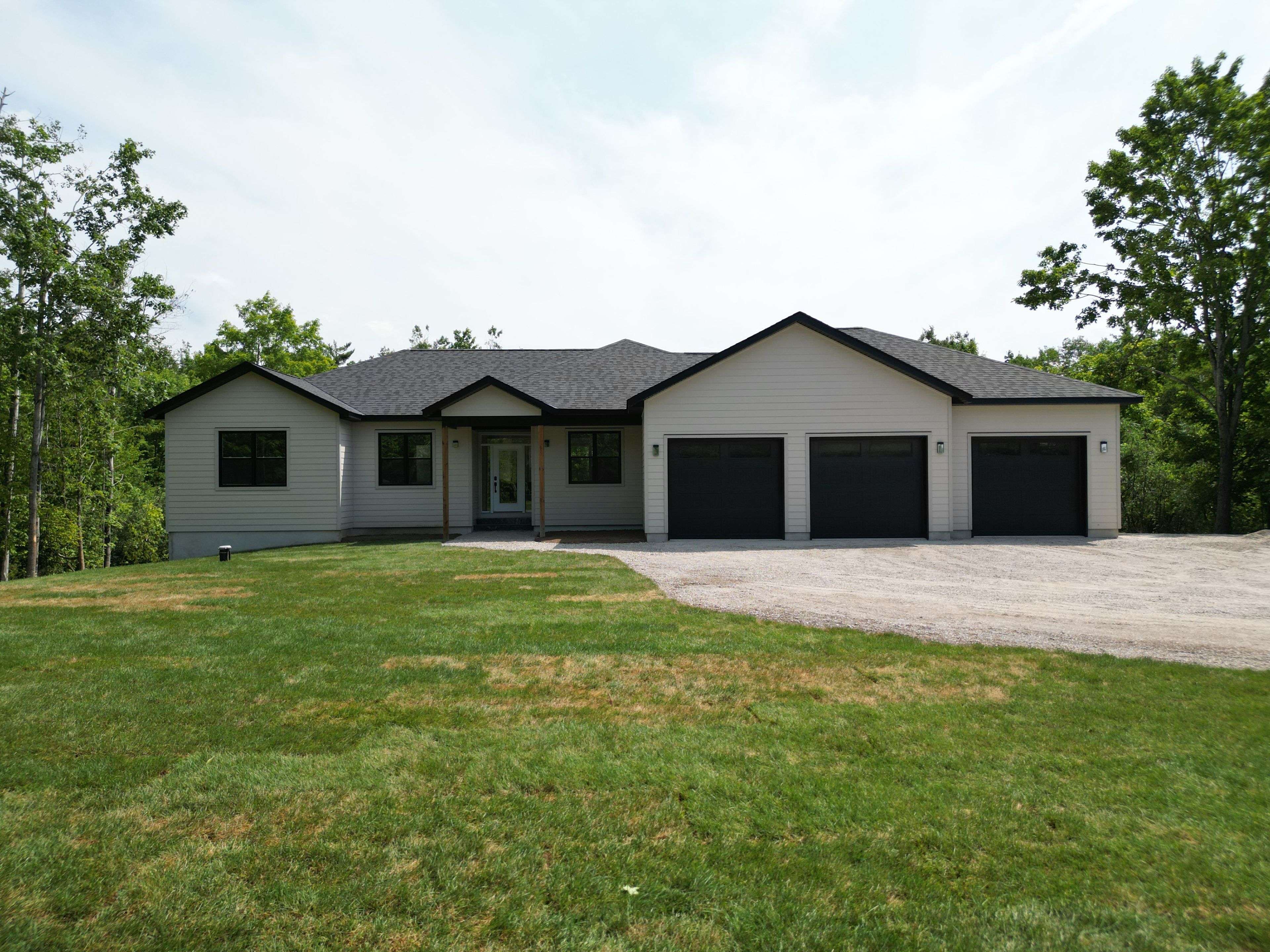 104 Moon Line RD N, Kawartha Lakes, ON K0M 1A0