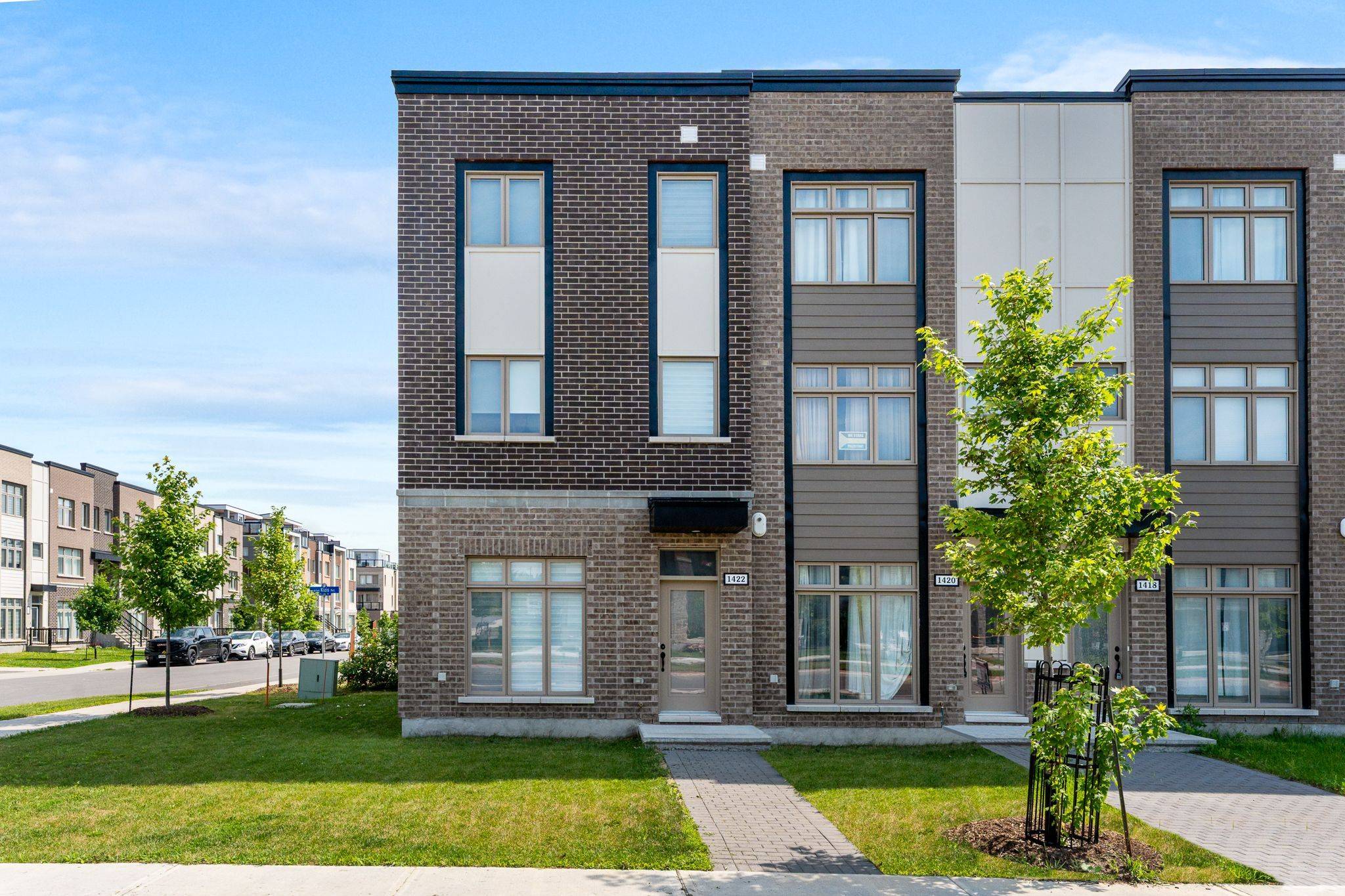 1422 Hemlock RD, Manor Park - Cardinal Glen And Area, ON K1K 5A8