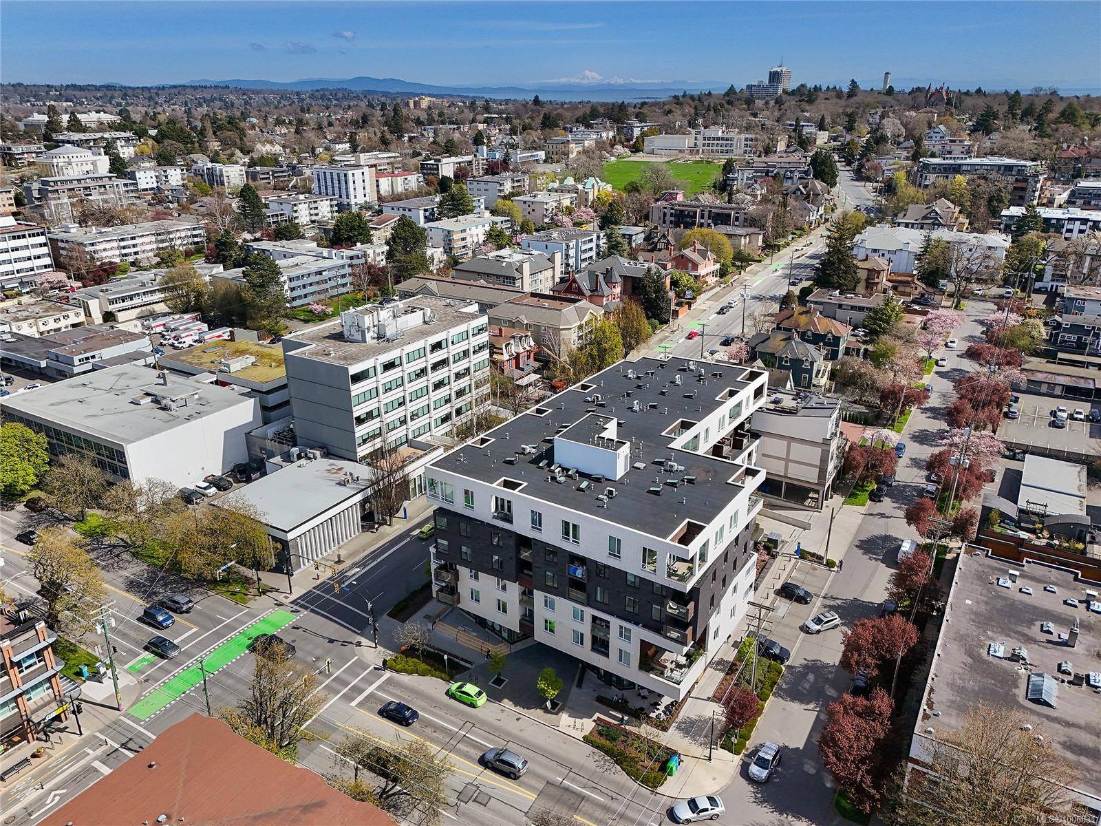 Victoria, BC V8V 0E1,1033 Cook St #211