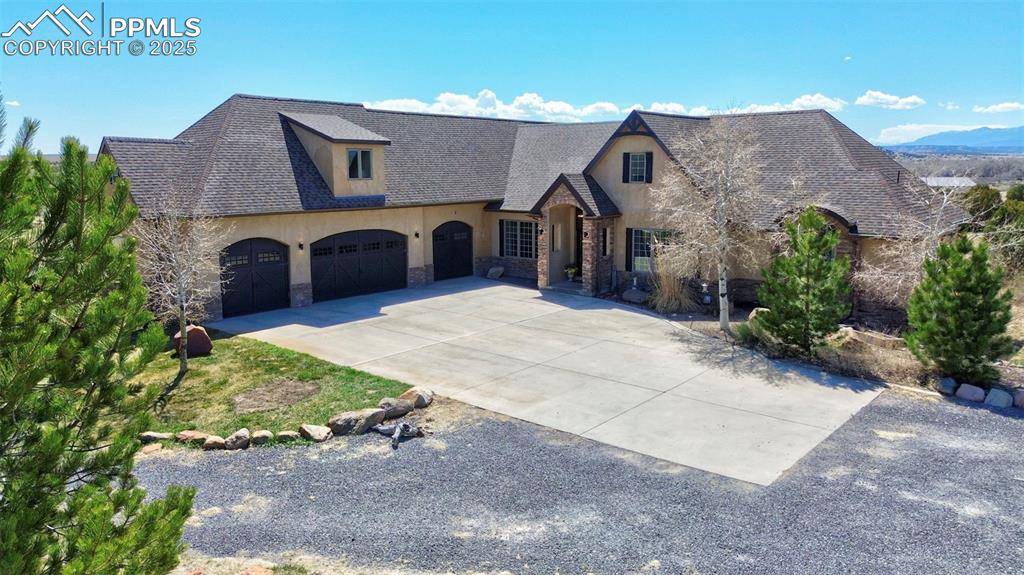 5672 St Charles River DR, Pueblo, CO 81004