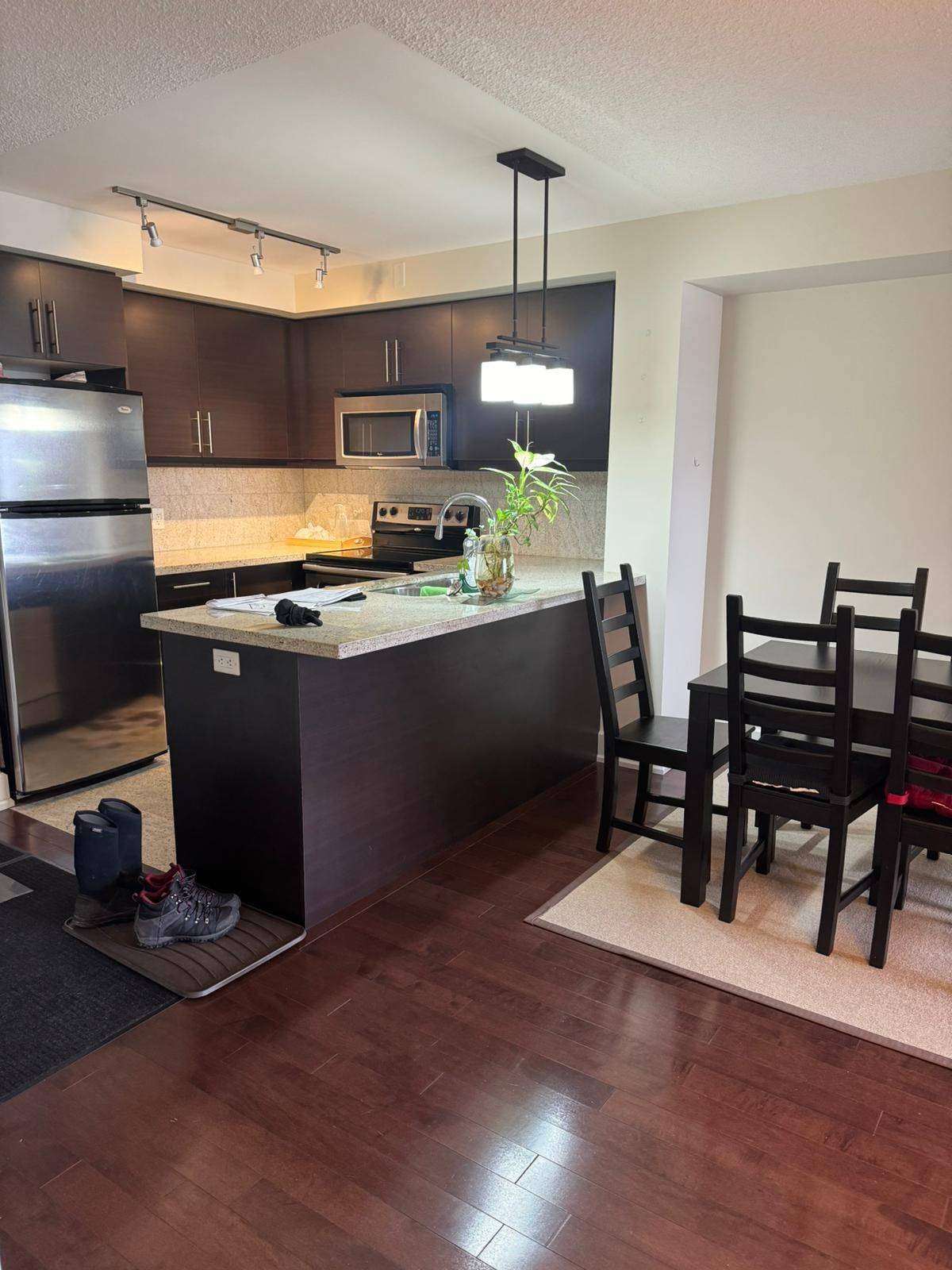 Toronto C15, ON M2K 3E7,676 Sheppard AVE #416