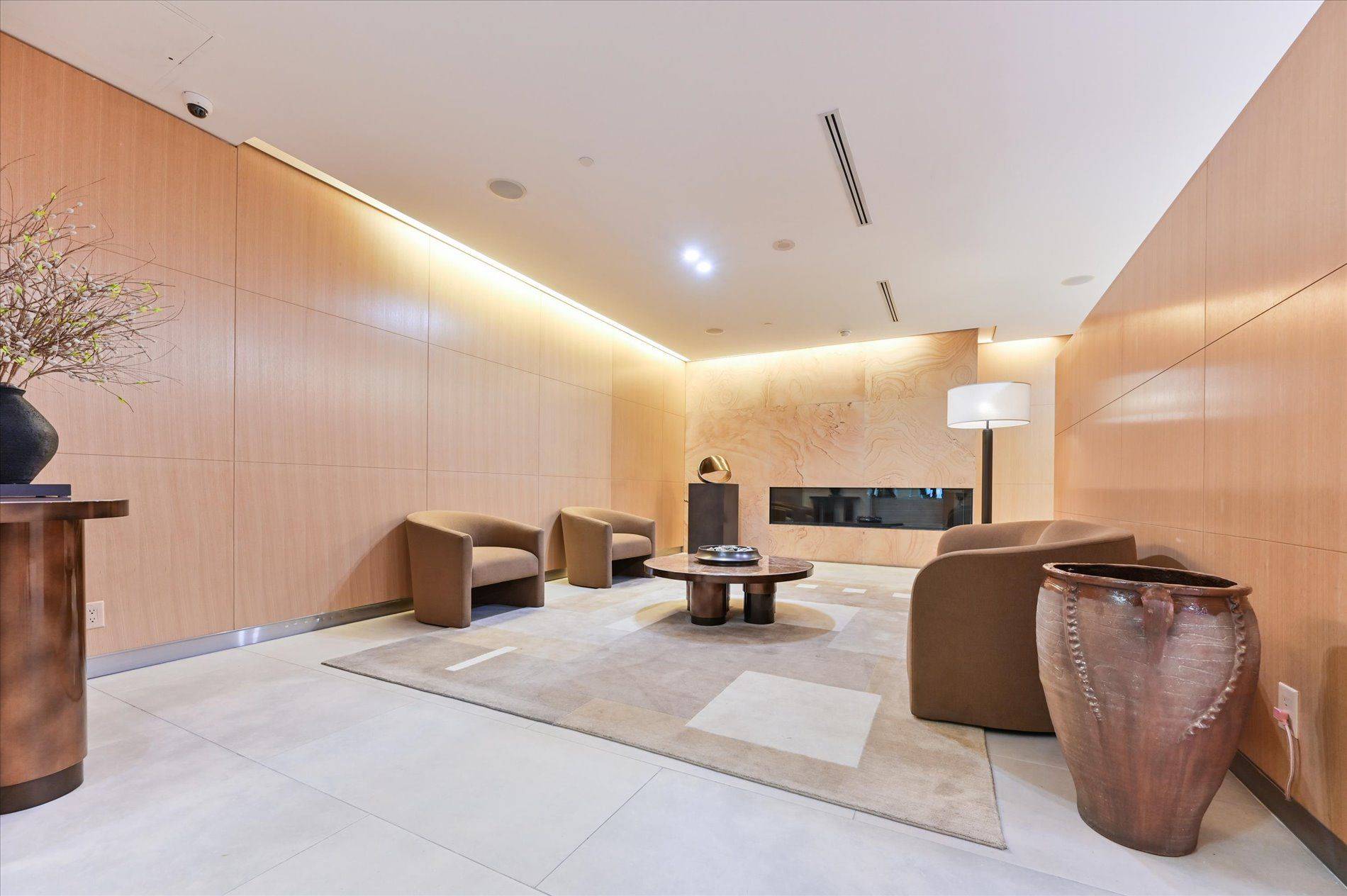 Toronto C10, ON M4P 1T7,25 Broadway AVE #1002