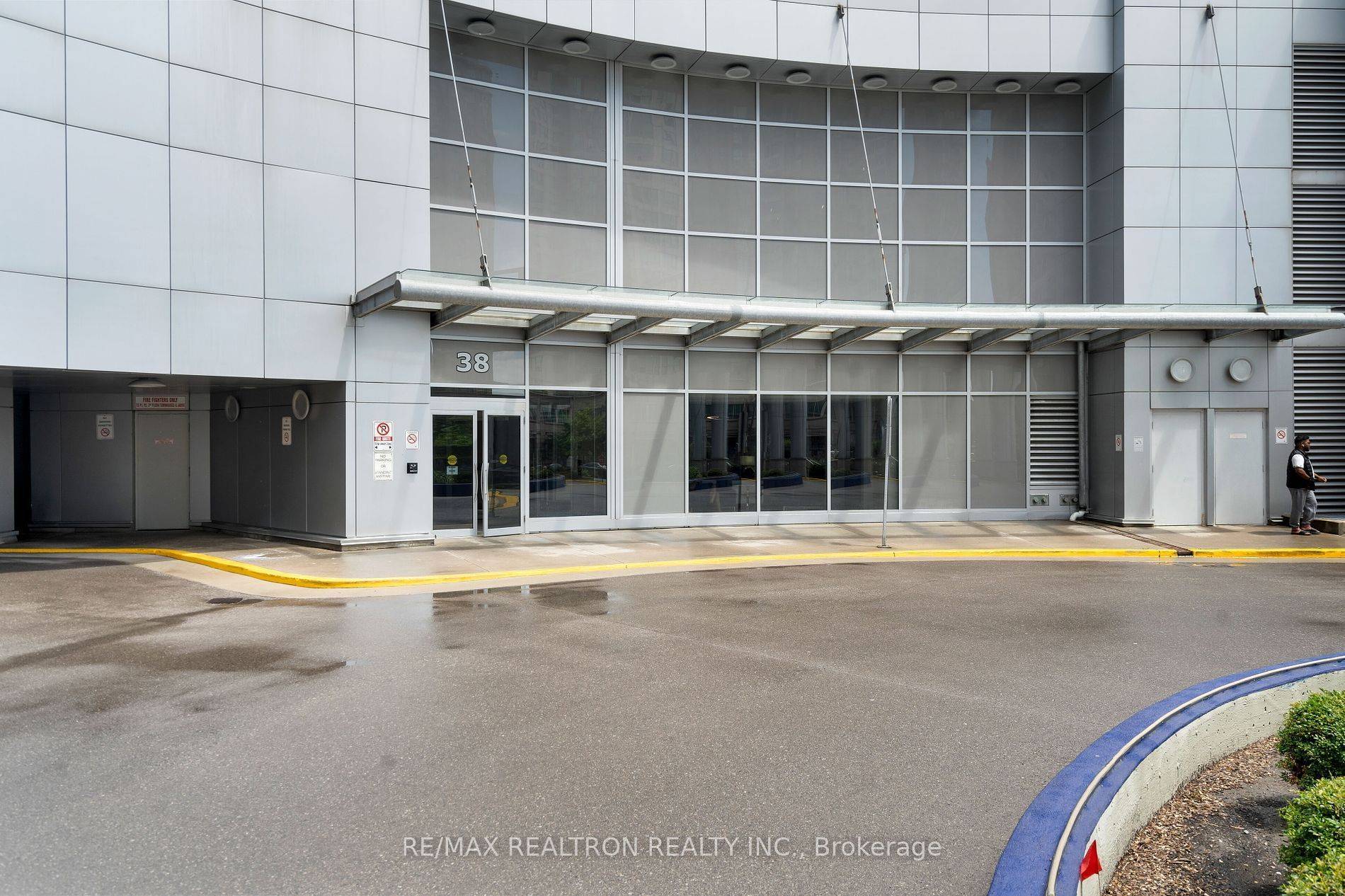Toronto E09, ON M1H 3J7,38 Lee Centre DR #1010