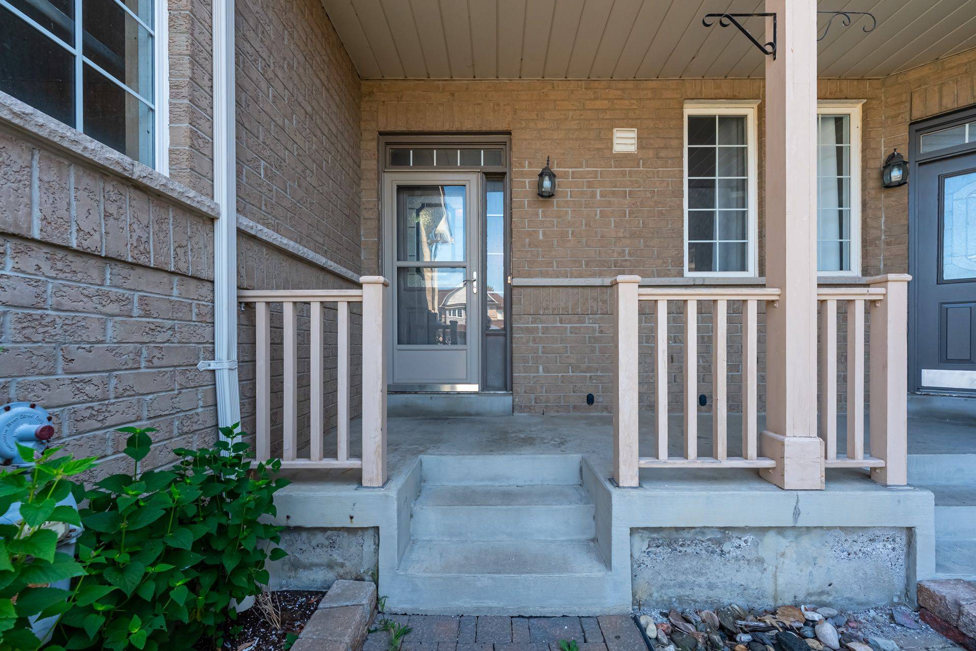 Whitby, ON L1N 9P2,19 Inlet Bay DR