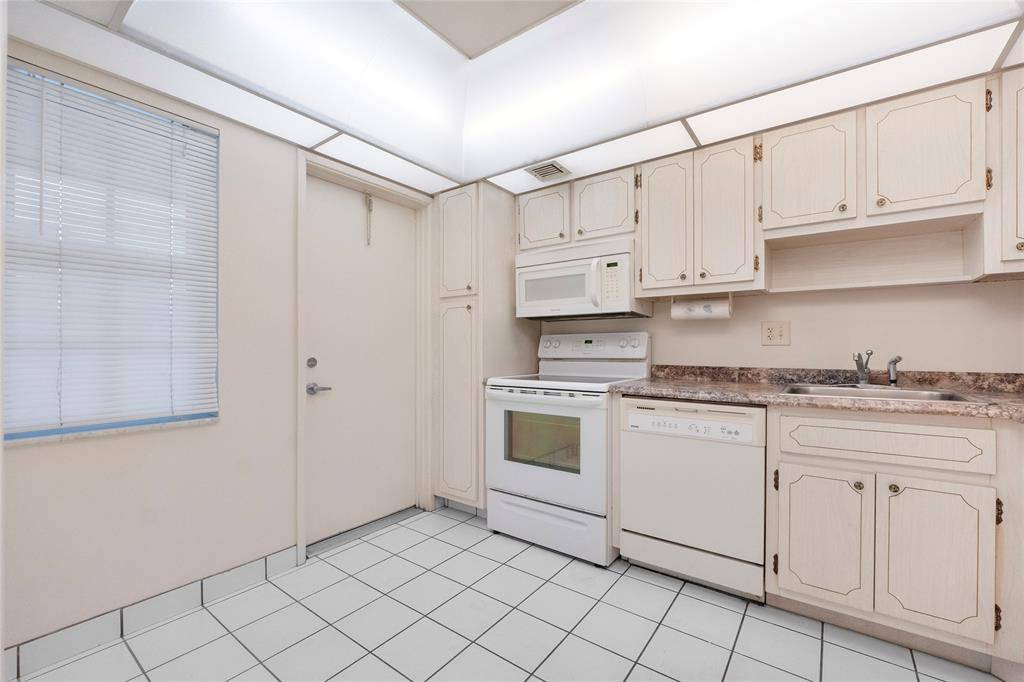 Pompano Beach, FL 33069,2900 N Palm Aire Dr #303