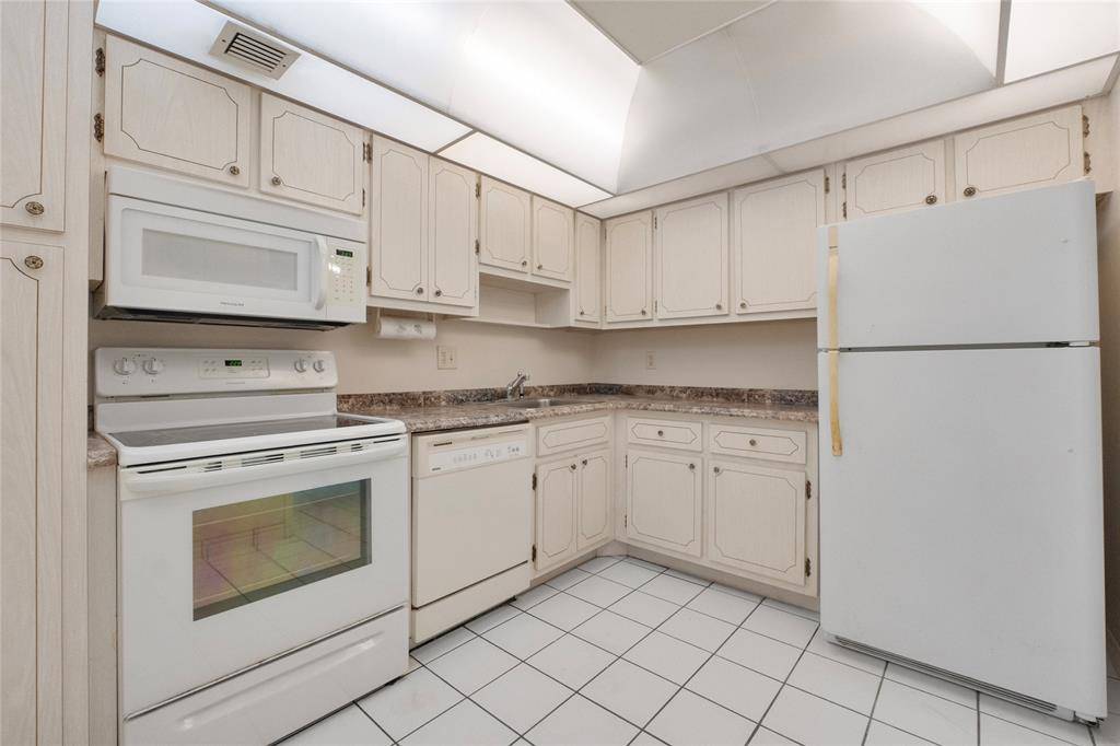 Pompano Beach, FL 33069,2900 N Palm Aire Dr #303