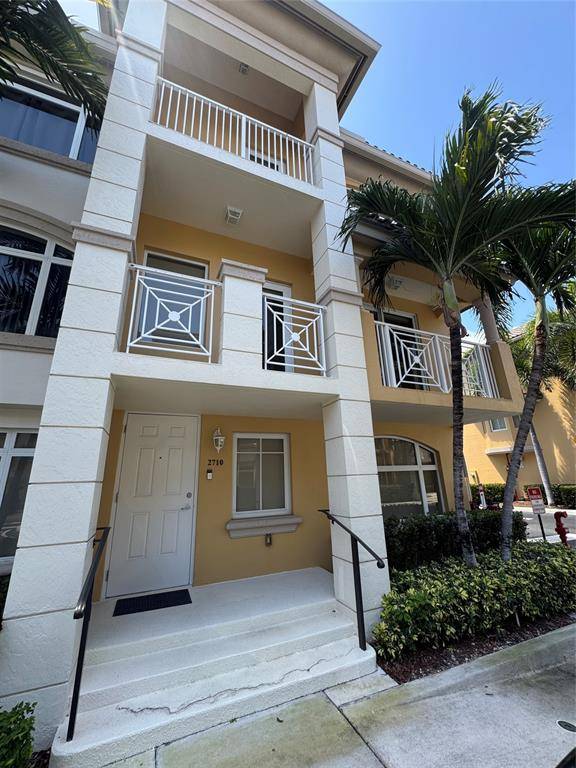 2710 NE 184th Ter, Aventura, FL 33160