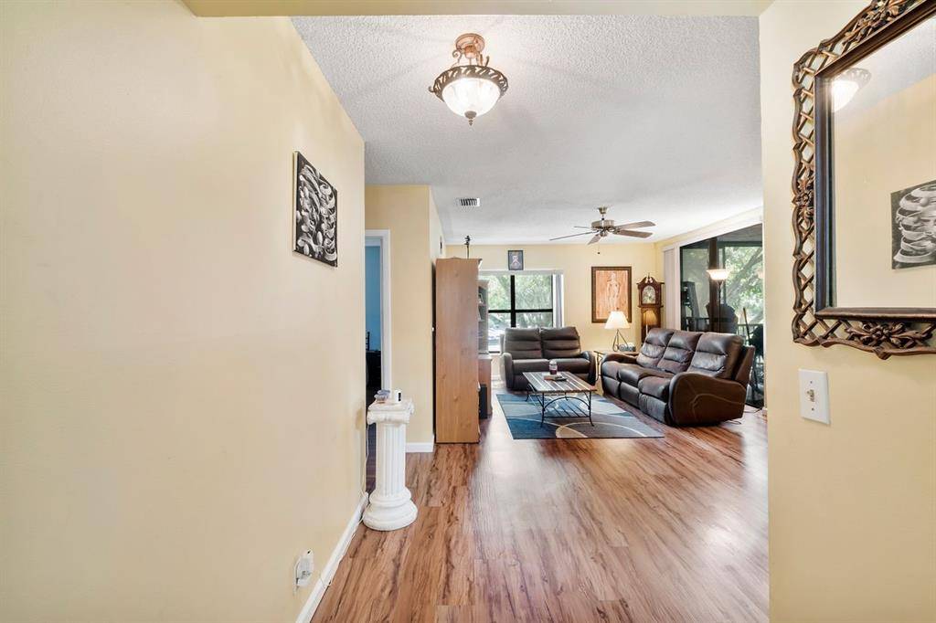 4517 Carambola Cir S #27290, Coconut Creek, FL 33066