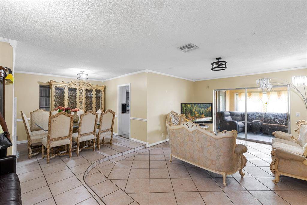 970 SW 67th Ave, North Lauderdale, FL 33068