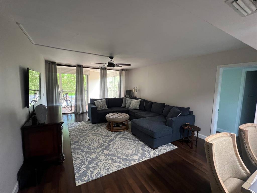 16475 Golf Club Rd #306, Weston, FL 33326