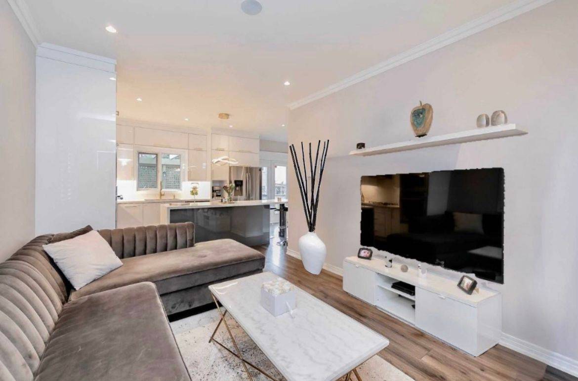 Newmarket, ON L3X 2K5,108 Bothwell CRES