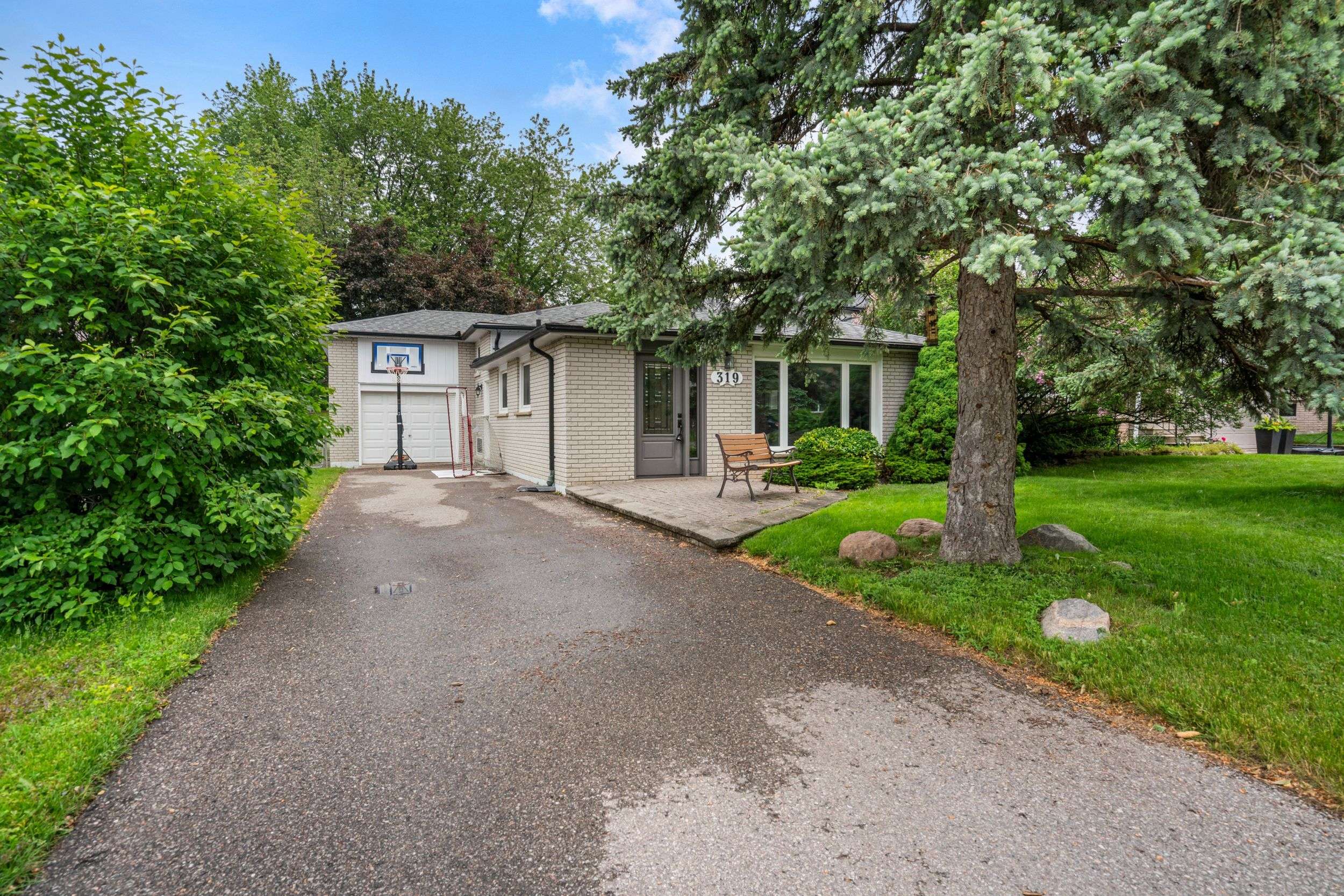 319 North ST, Whitchurch-stouffville, ON L4A 4Z8