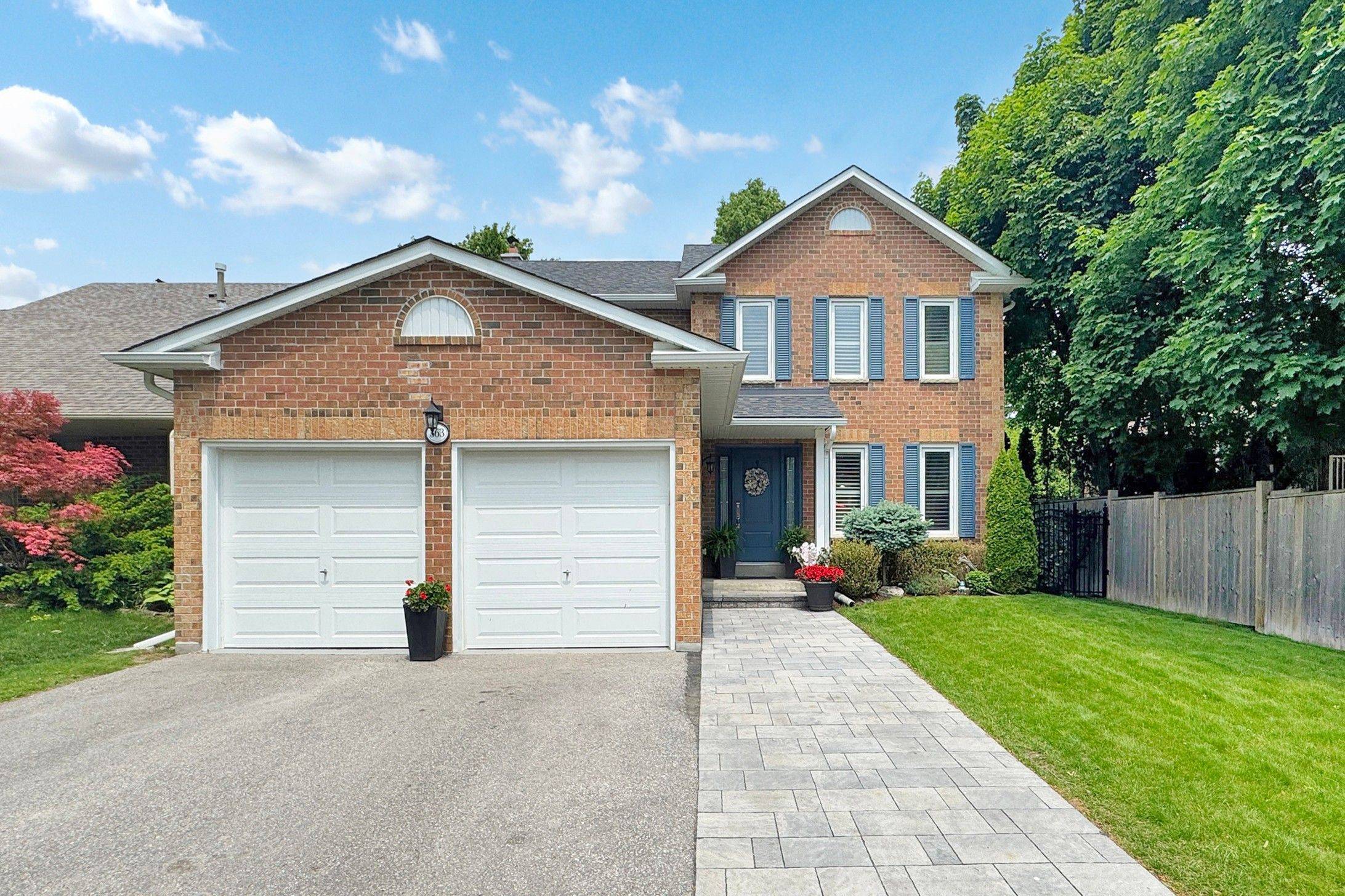 363 CROSSLAND Gate, Newmarket, ON L3X 1B5
