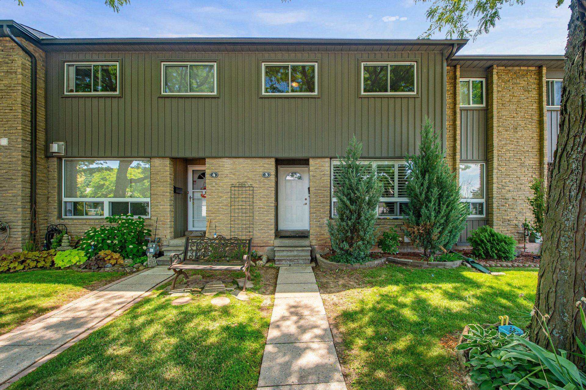 Oakville, ON L6H 1W3,1517 Elm RD #3
