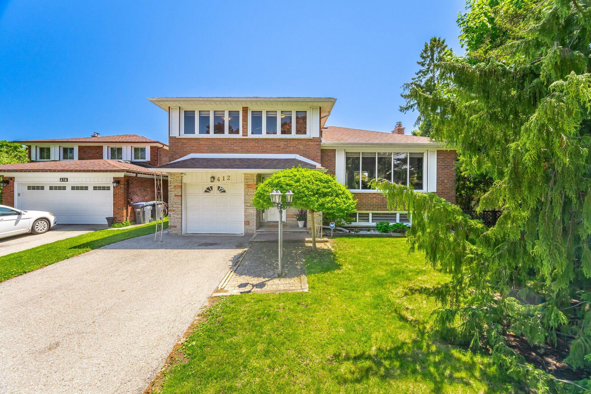 412 Tedwyn DR, Mississauga, ON L5A 1J5