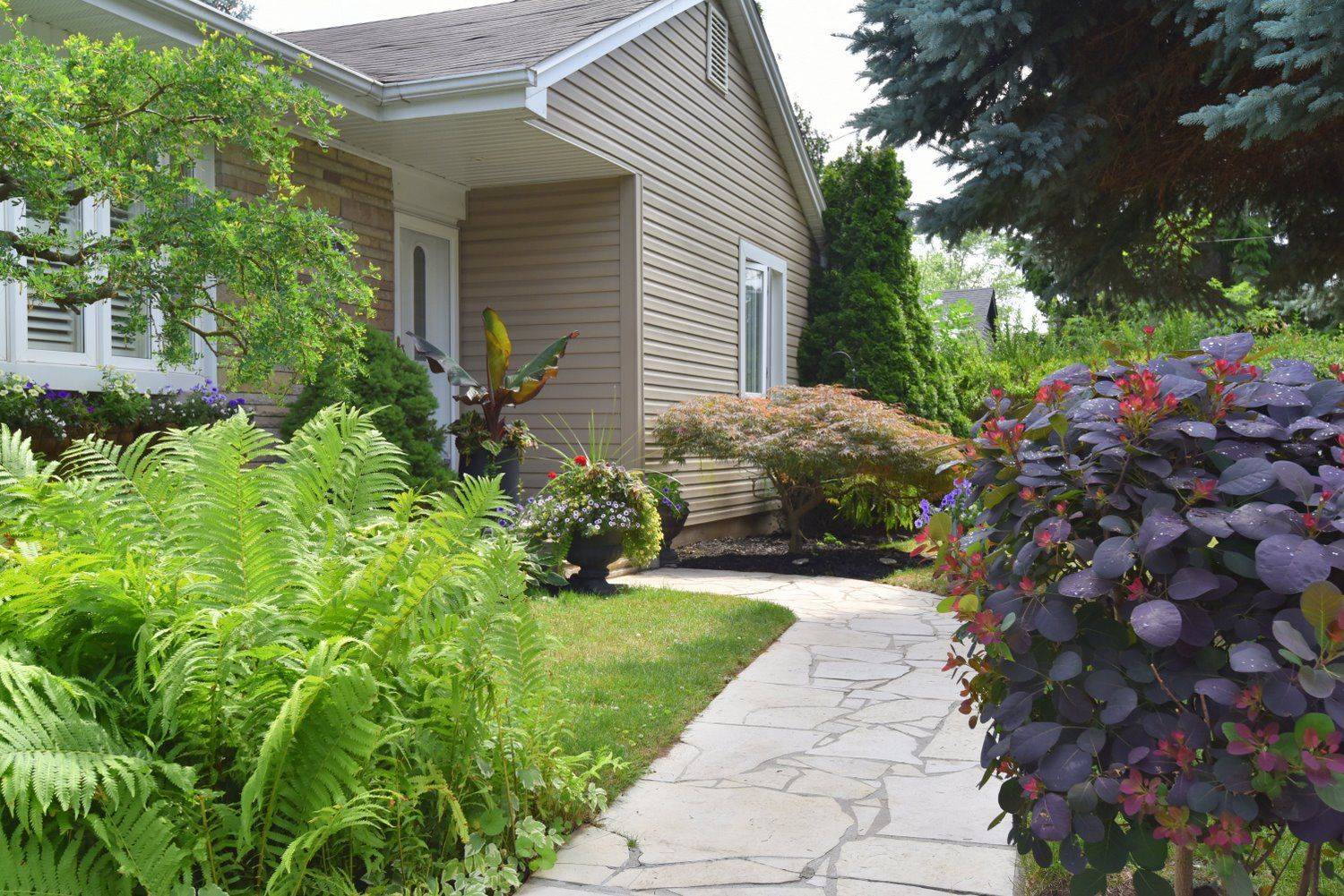 Burlington, ON L7T 2S1,1034 Cedar AVE