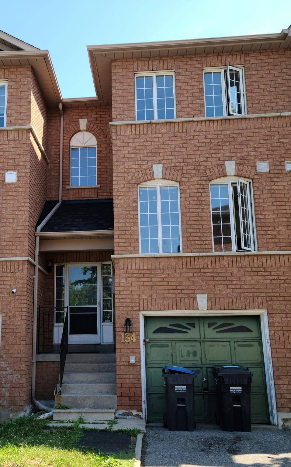 Brampton, ON L6V 4L6,57 Brickyard WAY #134
