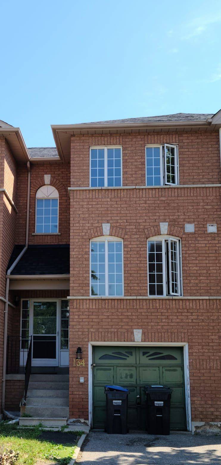 Brampton, ON L6V 4L6,57 Brickyard WAY #134