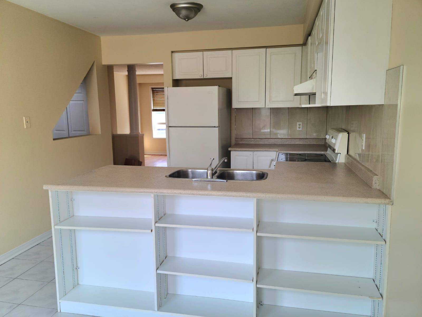 Brampton, ON L6V 4L6,57 Brickyard WAY #134