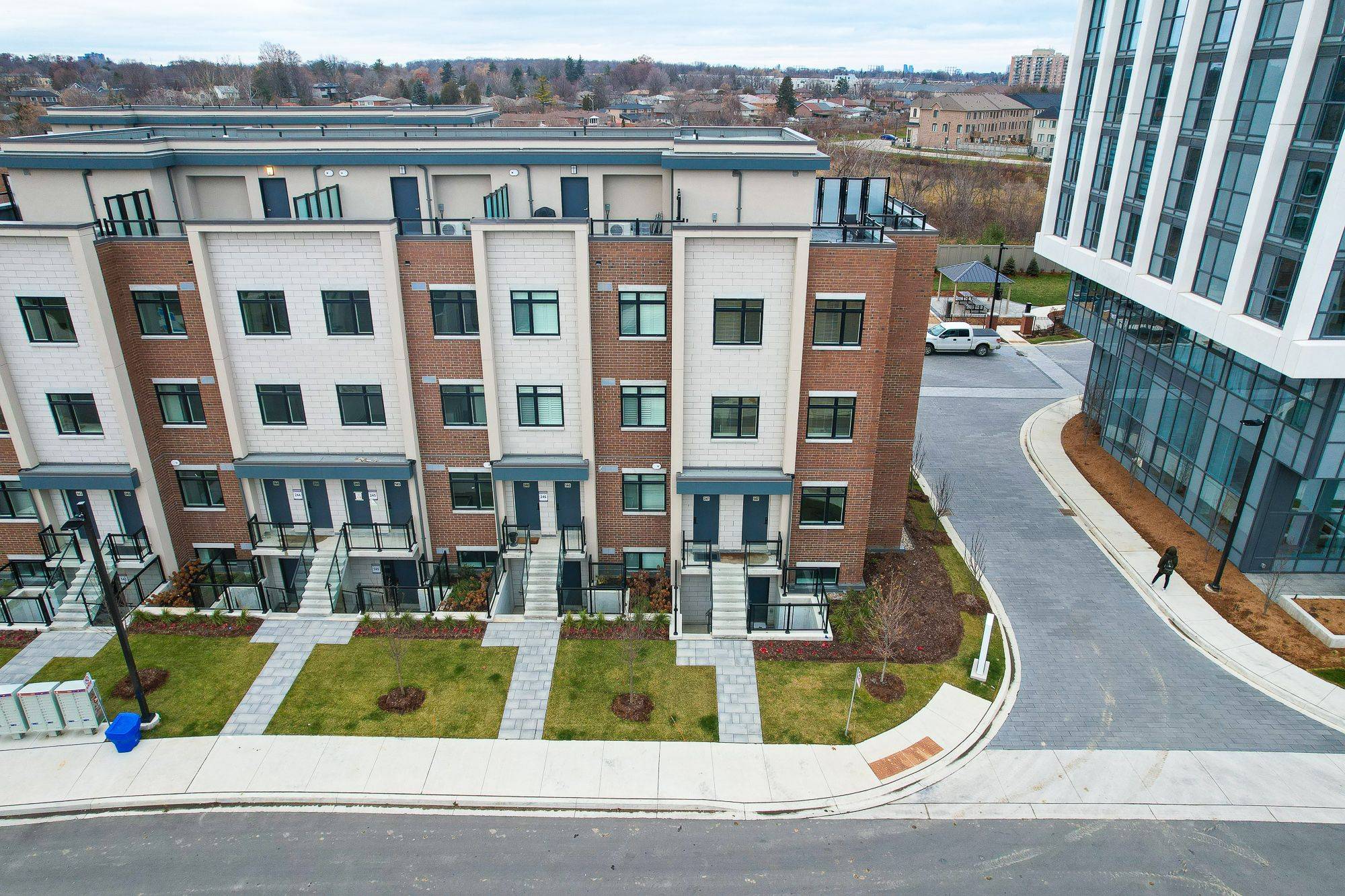 Mississauga, ON L5G 0C6,1075 Douglas McCurdy Common #247