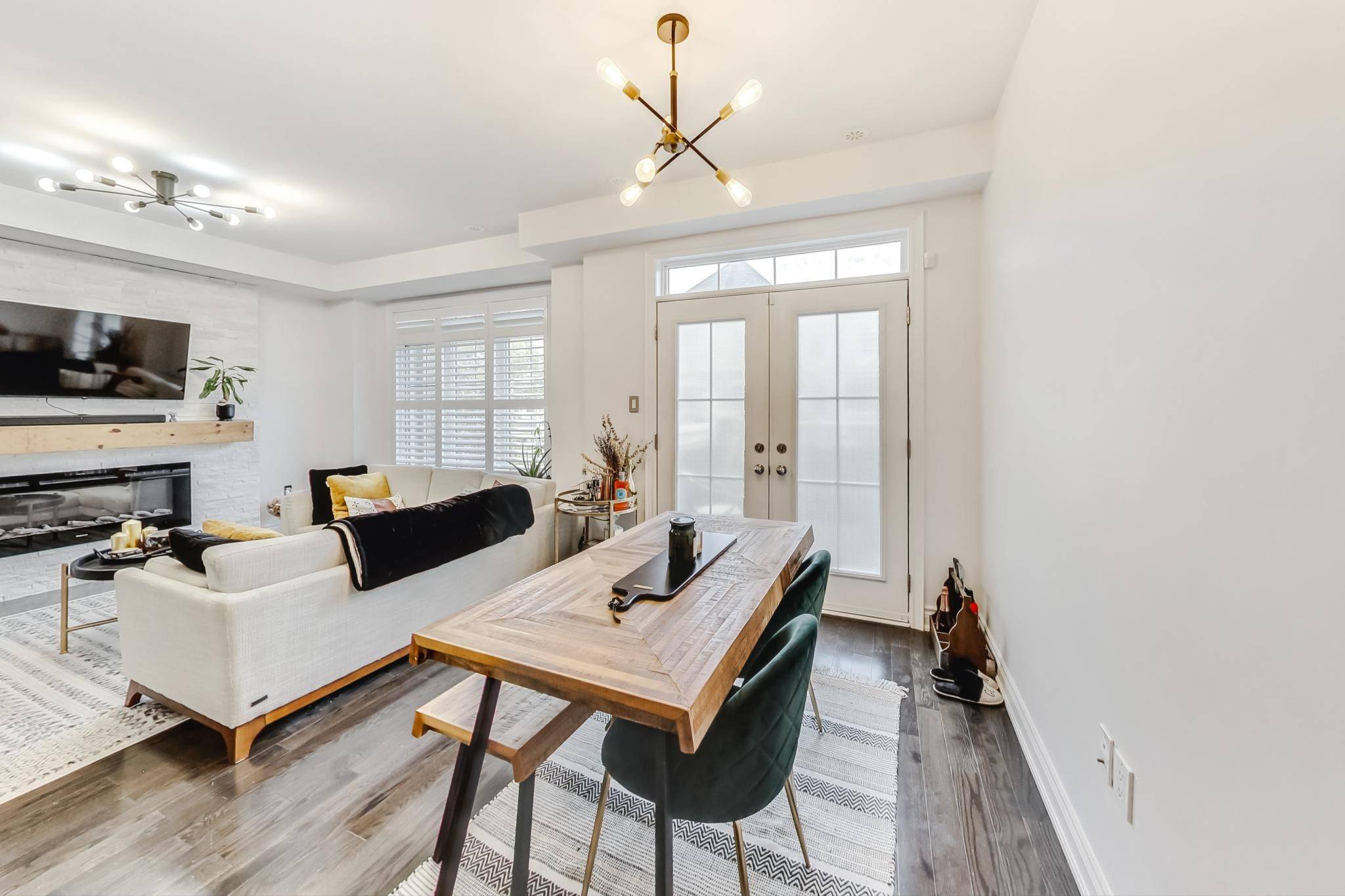 Oakville, ON L6M 0S4,2435 Greenwich DR #65