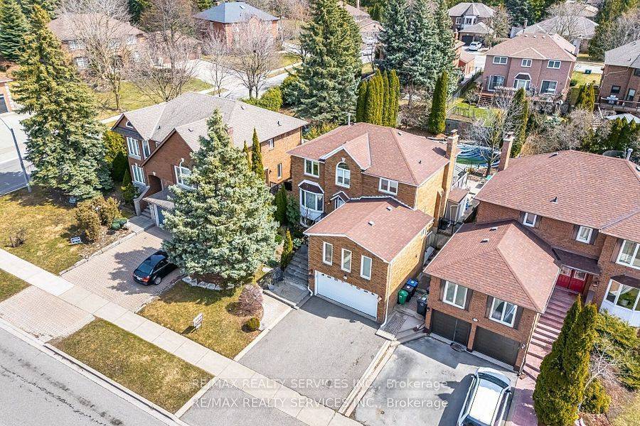 Brampton, ON L6Z 3J6,41 Christie DR